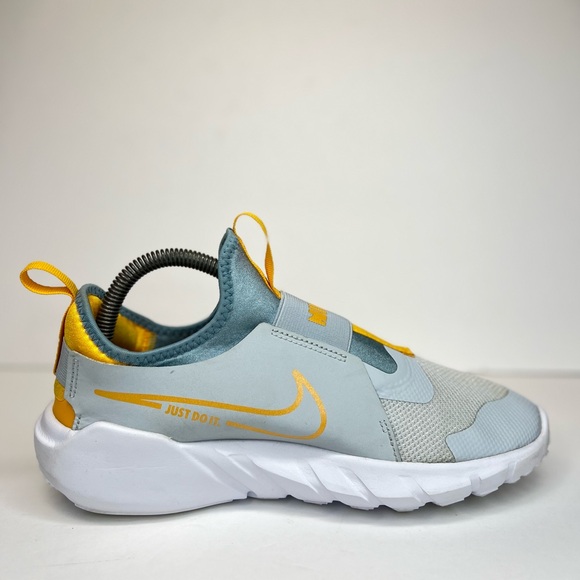 Nike Flex Runner 2 GS Big Kids Sz 6Y/Womens 7.5 DJ6038-409 Aura/Univ. Gold Nice! - Picture 10 of 15